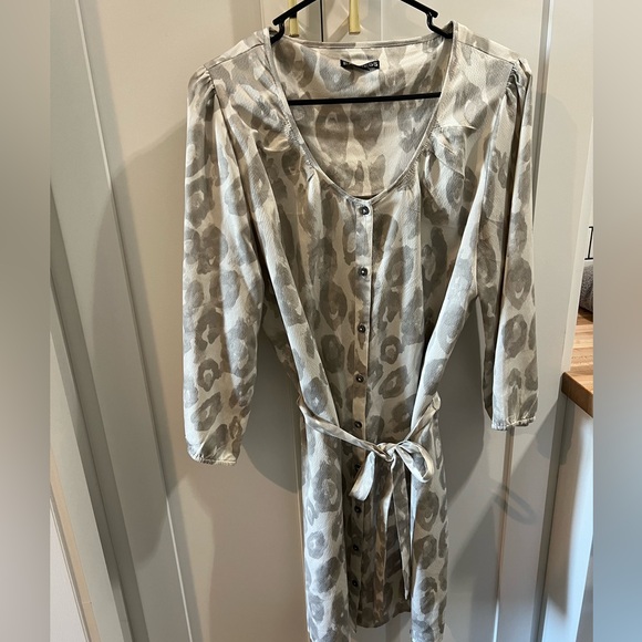 Cute little leopard dress! - Picture 3 of 3